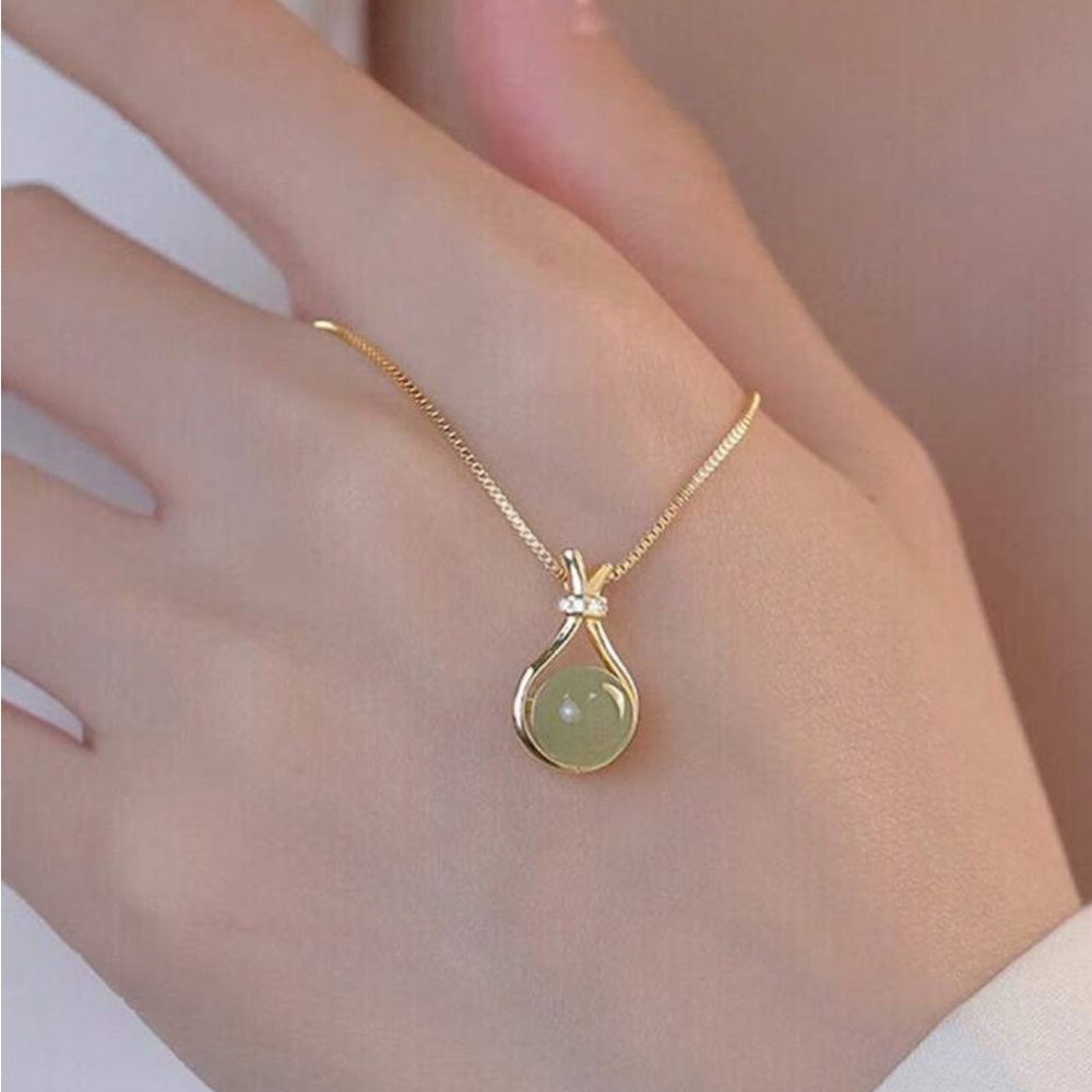 14 Kt. GP Jade Teardrop Pendant Necklace